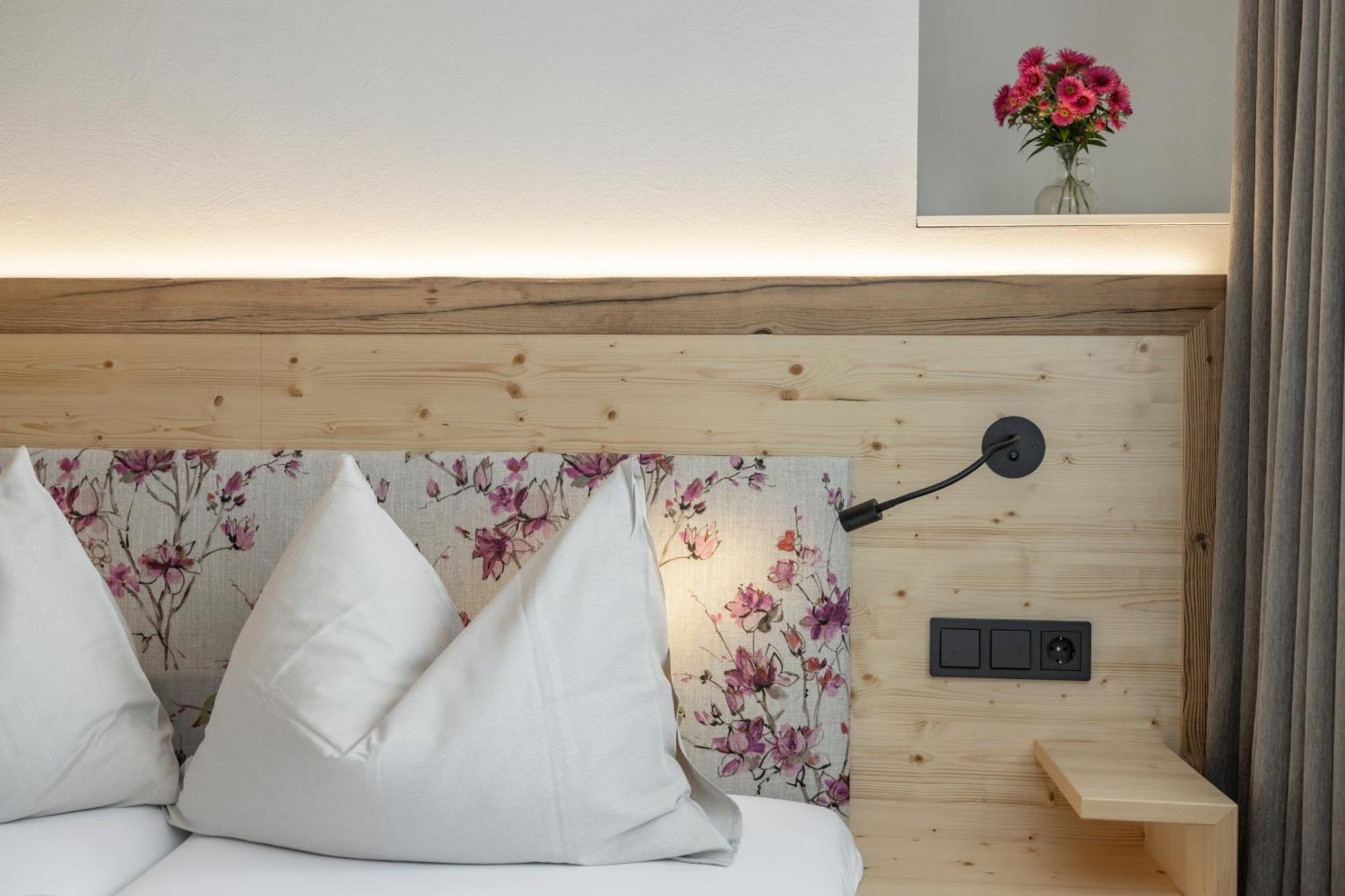 Hotel Winkler-Tuschnig ไวส์เซินซี ภายนอก รูปภาพ