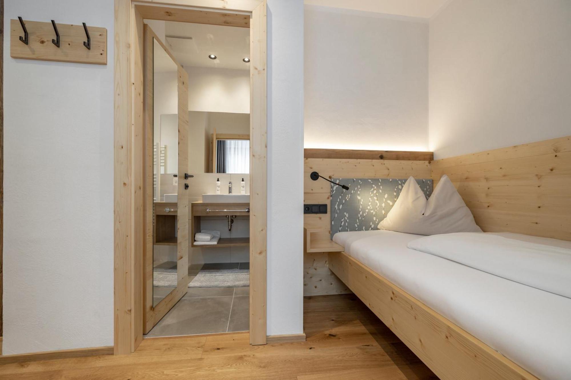 Hotel Winkler-Tuschnig ไวส์เซินซี ภายนอก รูปภาพ
